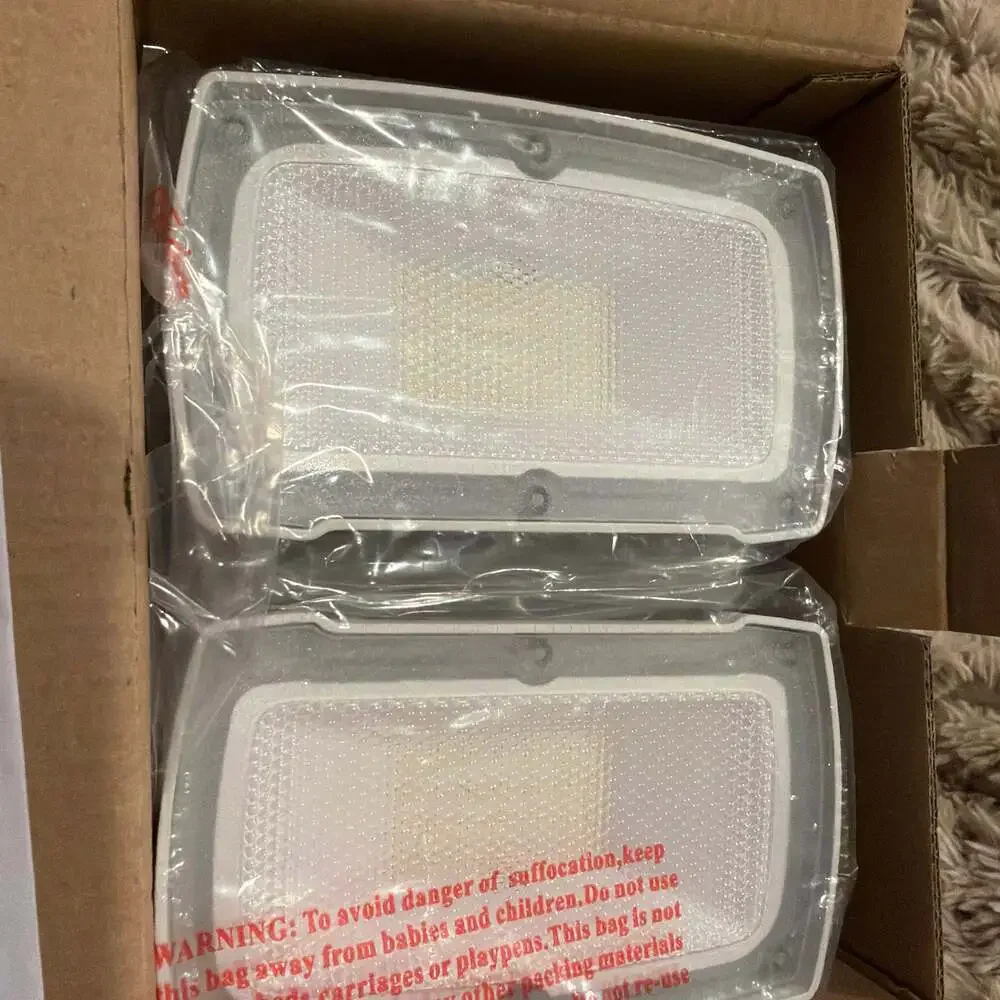 LEPOWER‎ LED Dusk to Dawn Security Light Outdoor Flood Light NIB